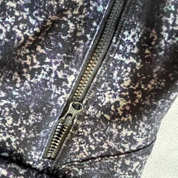 Lululemon Define running jacket - Picture 6 of 9